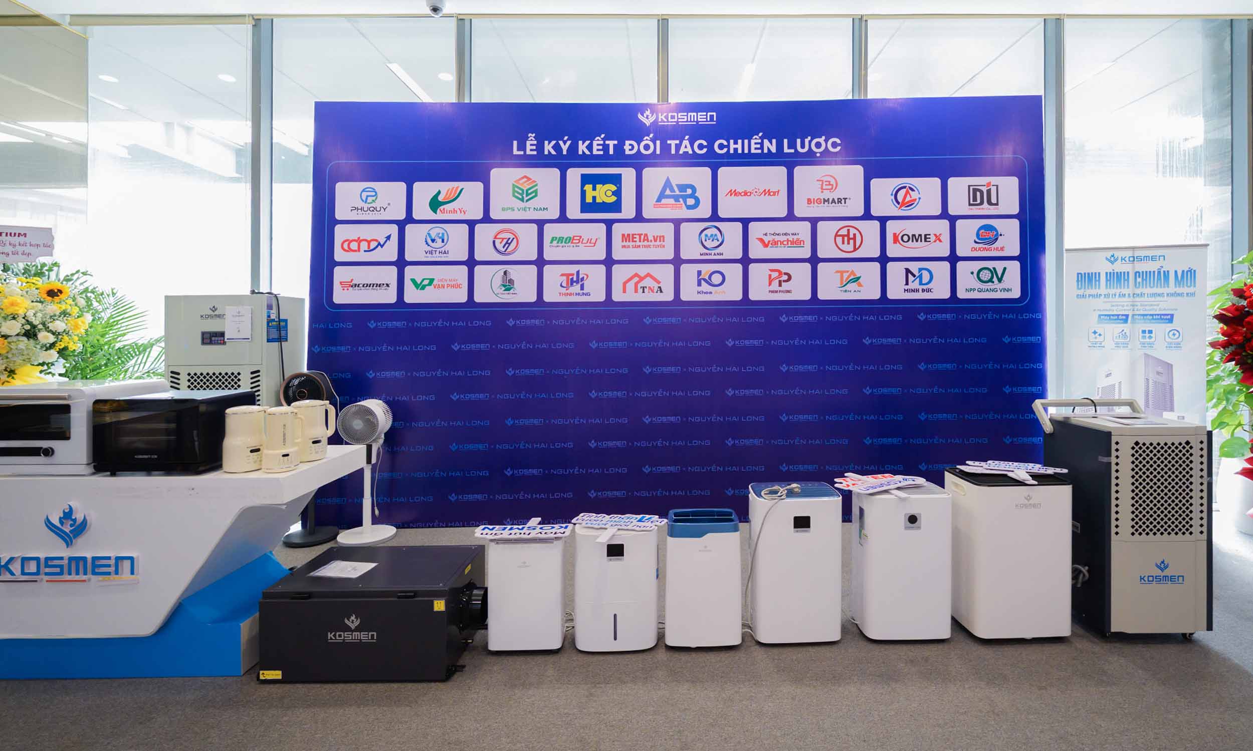 le-ky-ket-dai-su-thuong-hieu-kosmen-cau-thu-nguyen-hai-long-13