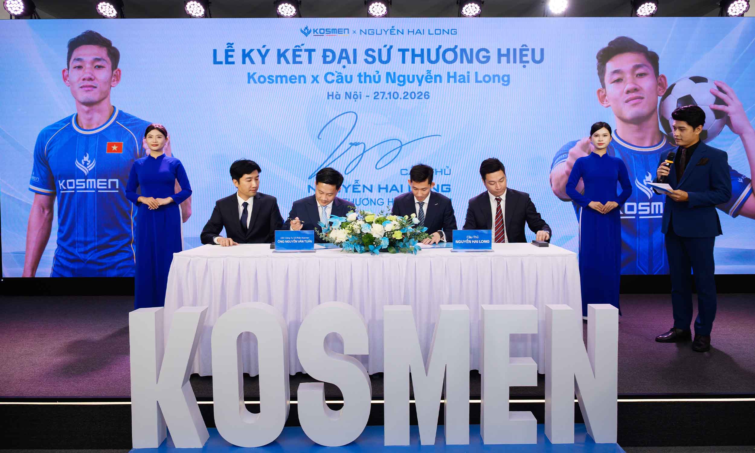 Nghi thức k&yacute; kết hợp t&aacute;c đại sứ thương hiệu giữa Kosmen v&agrave; cầu thủ Nguyễn Hai Long -3
