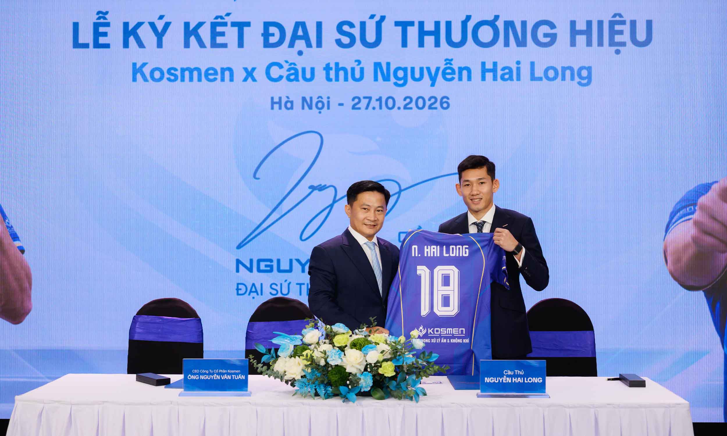 Nghi thức k&yacute; kết hợp t&aacute;c đại sứ thương hiệu giữa Kosmen v&agrave; cầu thủ Nguyễn Hai Long -9
