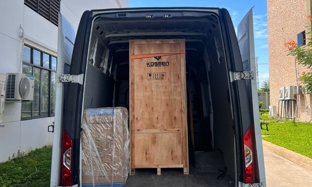 Giao máy hút ẩm công nghiệp Kosmen chuẩn bị cho quá trình lắp đặt