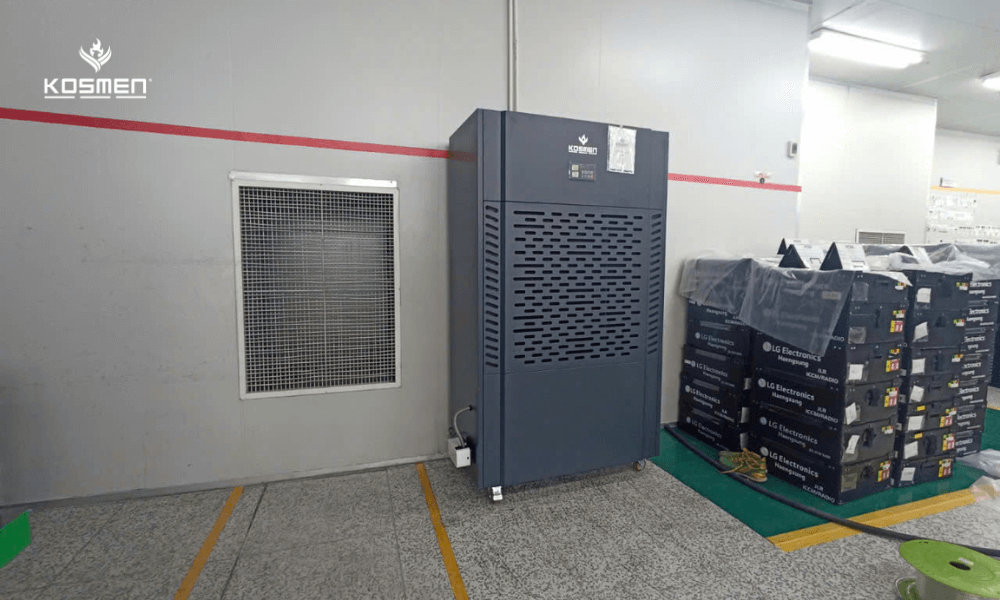 With a high dehumidification capacity of up to 480 liters per day, the Kosmen KM-480S is ideal for large warehouses, storage areas, and factories