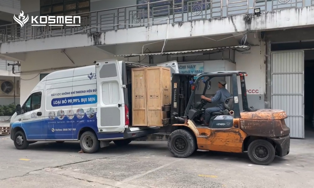 Kosmen vận chuyển m&aacute;y h&uacute;t ẩm Kosmen KM-180S đến kho vật tư gốm sứ Minh Long I