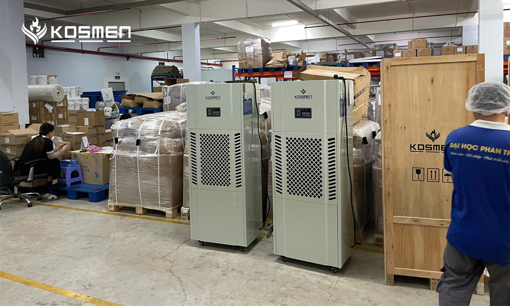 Sau khi sử dụng máy hút ẩm Kosmen, hàng hóa hạn chế ẩm mốc, chất lượng sản phẩm được đảm bảo, tối ưu lợi nhuận cho doanh nghiệp