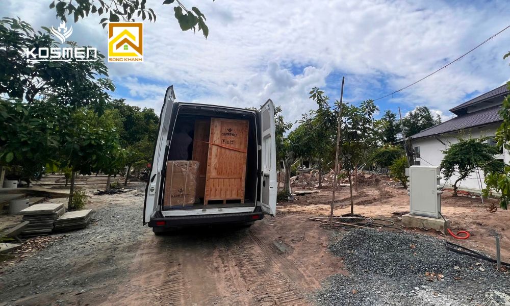 Giao hàng máy hút ẩm âm trần Kosmen KM-180DS tại Chùa Chánh Đẳng Giác