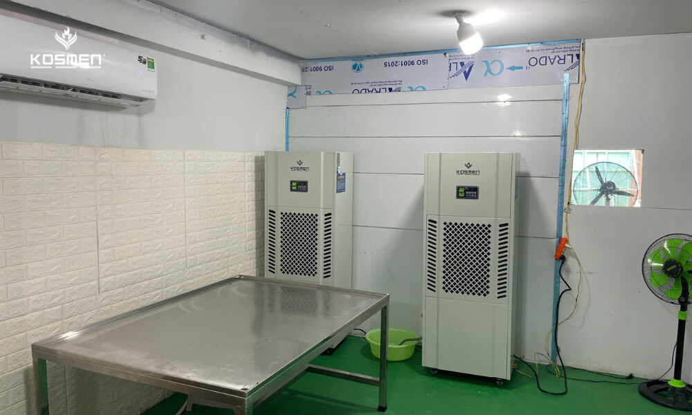 The Kosmen KM-180S dehumidifier effectively controls humidity in agricultural storage 