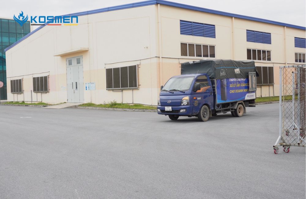 Đội ngũ kỹ thuật tiến hành khảo sát tại Công Ty TNHH Dream Plastic Ninh Bình