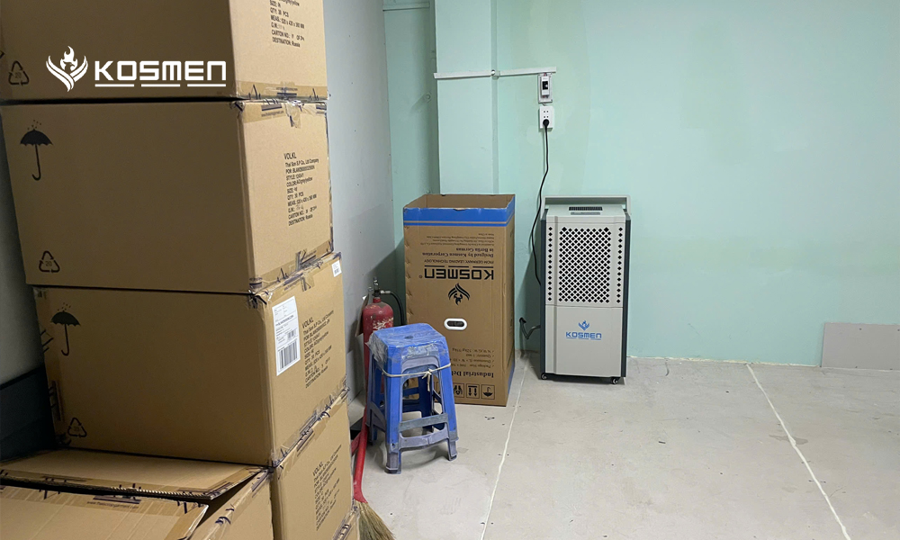 The KM-150S features a compact design and high dehumidification performance