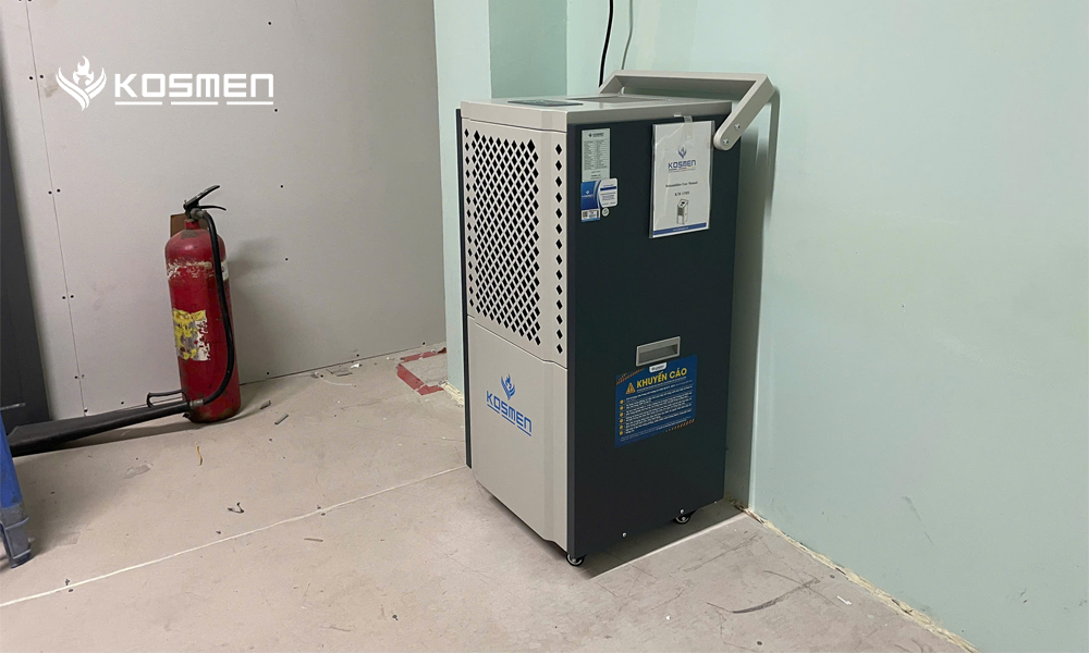 It is equipped with a corrosion- and rust-resistant powder-coated finish