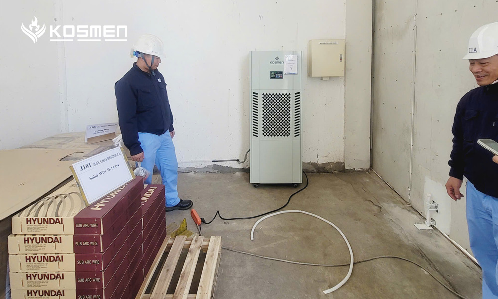 It helps maintain material properties and minimizes deformation during processing