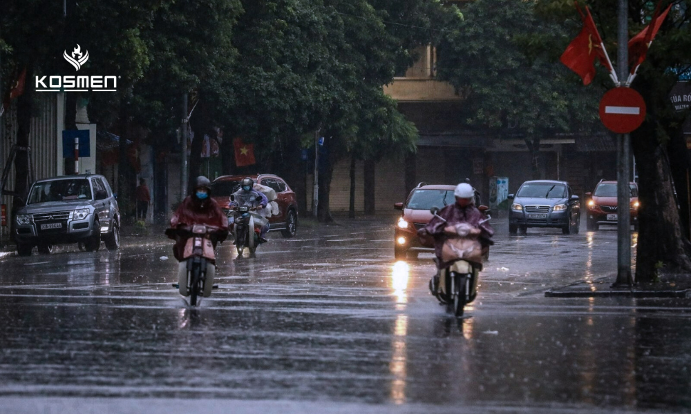 The humid season arrives, impacting the daily lives of Northern residents