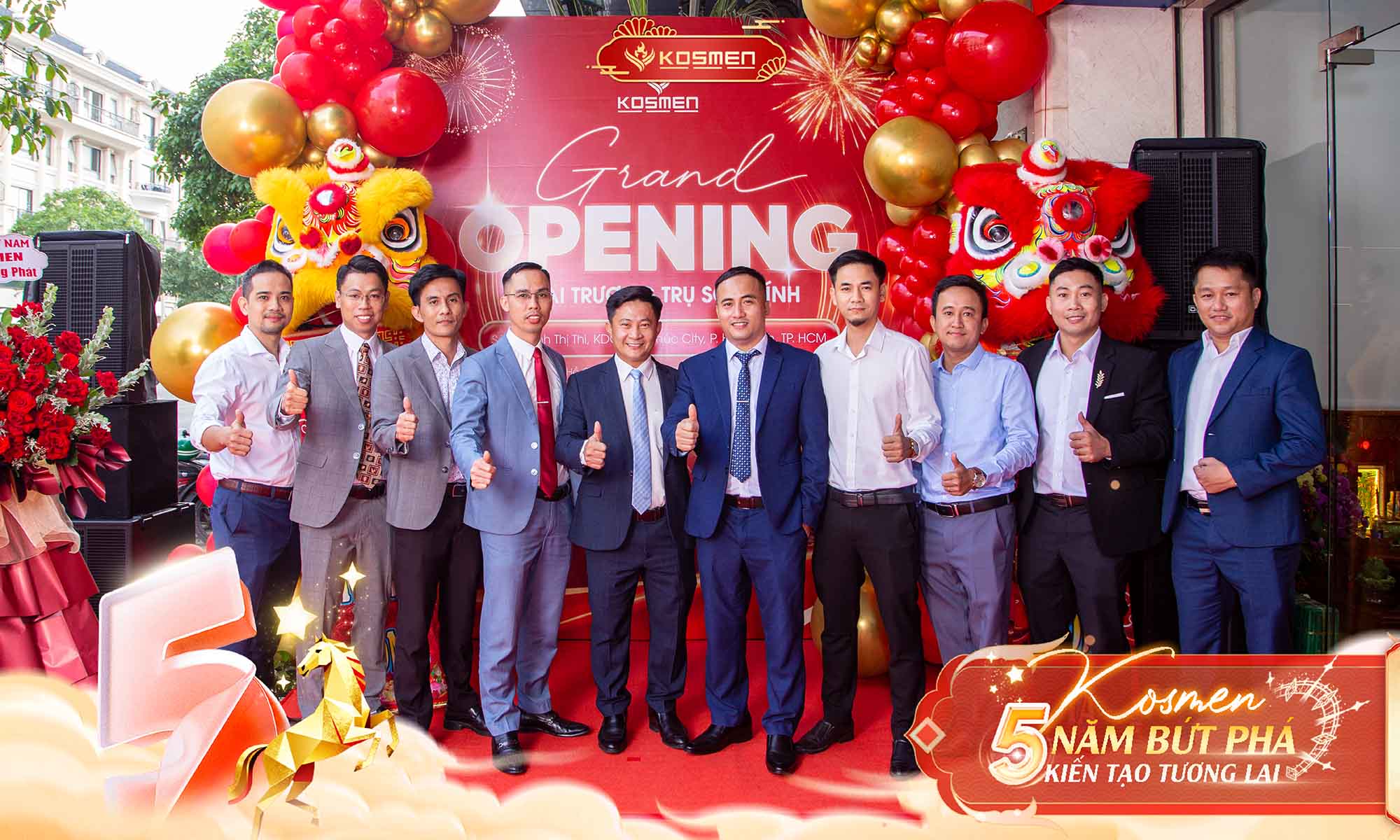 The Board of Directors and distinguished guests taking a commemorative photo