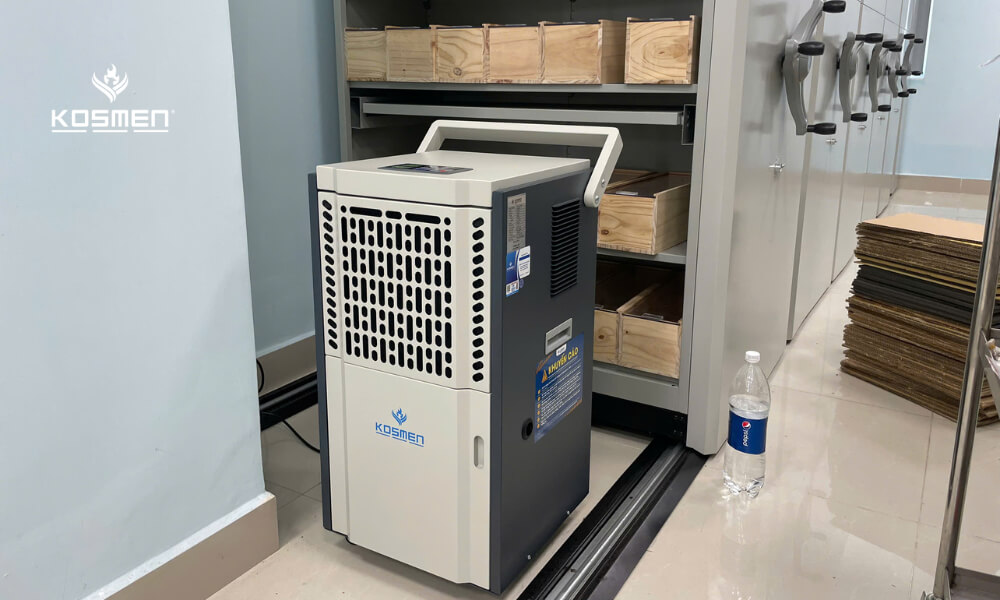 The Kosmen KM-90S effectively manages humidity in botanical specimen rooms 
