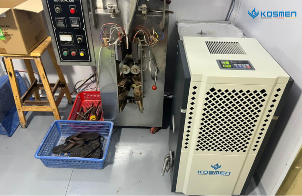 Lắp đặt máy hút ẩm Kosmen KM-150S bảo quản hóa chất