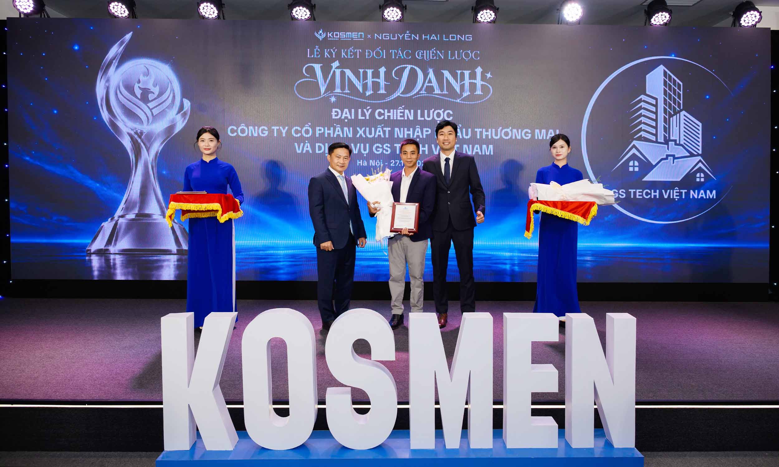 Vinh danh trao giải c&aacute;c đối t&aacute;c đ&atilde; đồng h&agrave;nh c&ugrave;ng ph&aacute;t triển với Kosmen -17