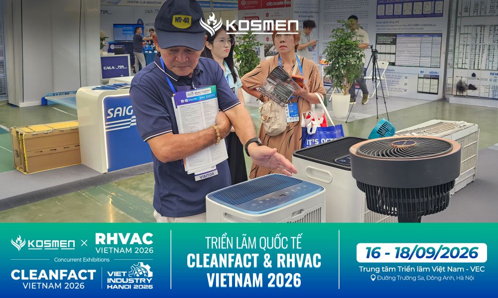 Visitors Experience Products At Kosmen Booth