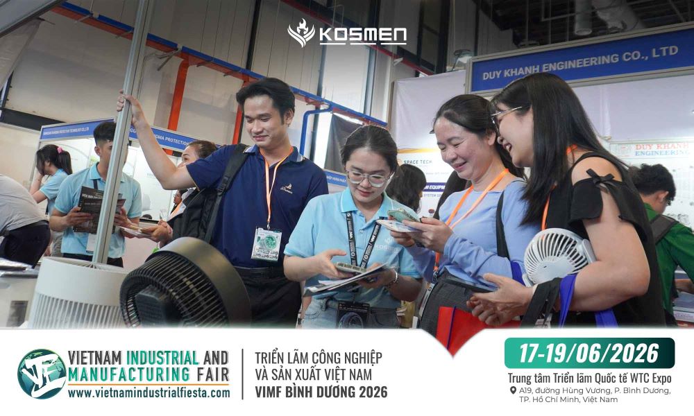 Kh&aacute;ch h&agrave;ng được trải nghiệm sản phẩm trực tiếp tại gian h&agrave;ng Kosmen